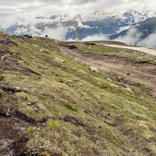 Die Engadin St. Moritz Mountains AG baut im Skigebiet Corviglia einen zweiten Naturspeichersee zur Speicherung von...